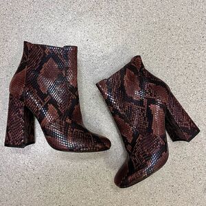 Steve Madden Trix Brown Snake Print Ankle Heeled Boots 8